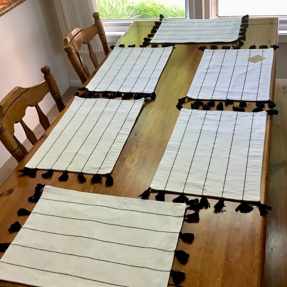 Set of 6 White / Black Placemats  Rectangular.